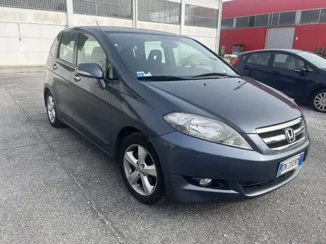 Honda FR-V