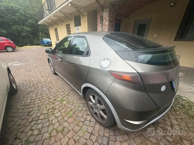 Honda Civic 8ª serie