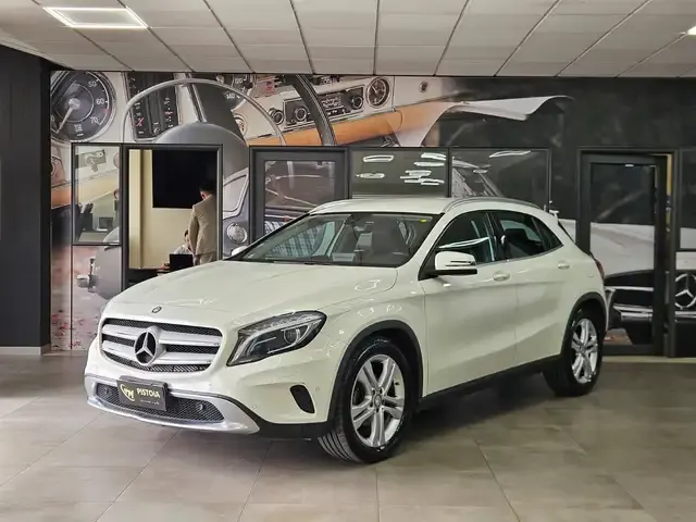 Mercedes-Benz GLA 200