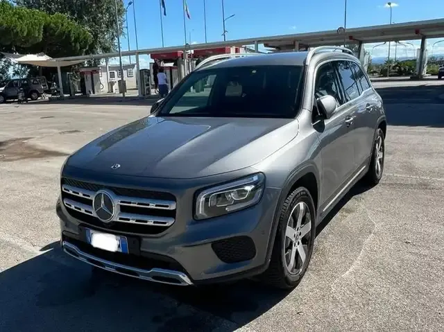 Mercedes-Benz GLB 200