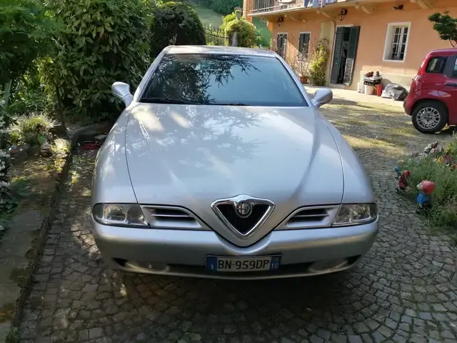 Alfa Romeo 166