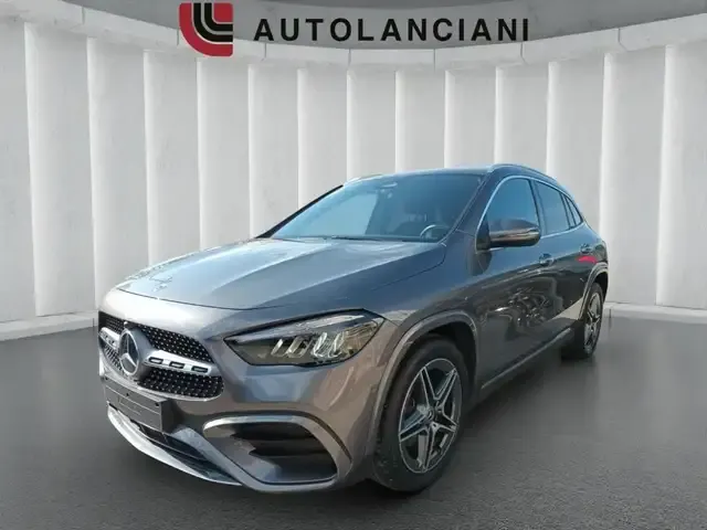 Mercedes-Benz GLA 200