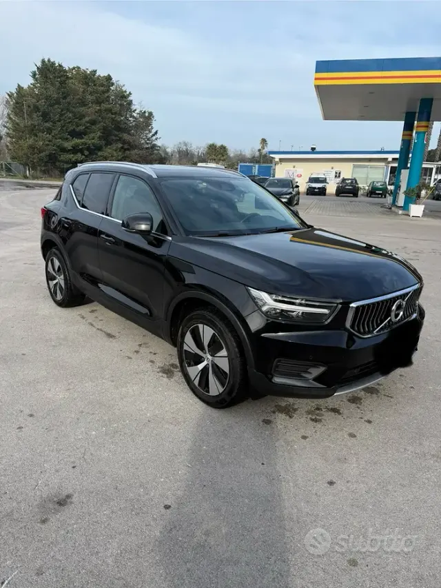 Volvo XC40 (2017-->)