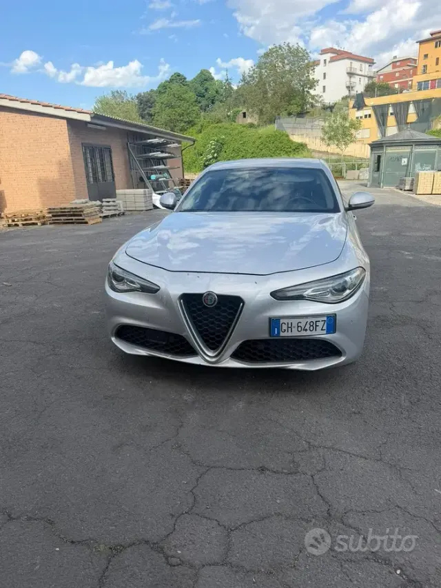 Alfa Romeo Giulia (2016)