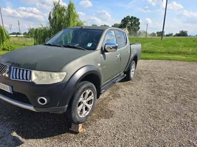 Mitsubishi L200