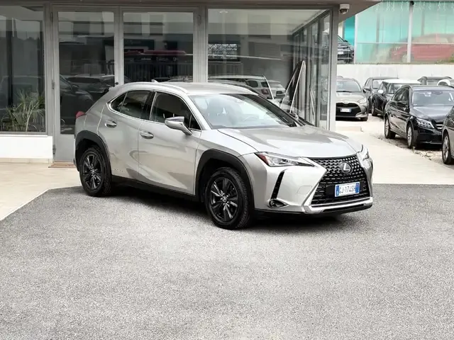 Lexus UX 200