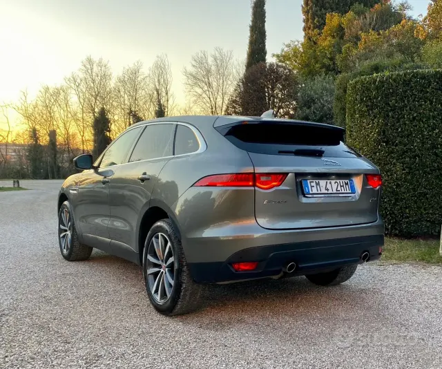Jaguar F-Pace (X761)