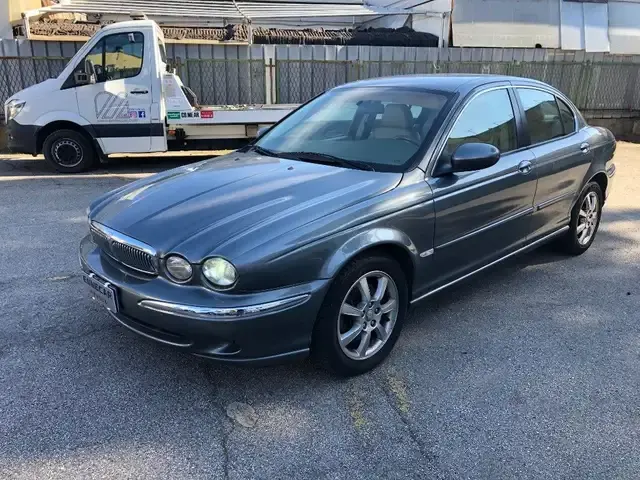 Jaguar X-Type