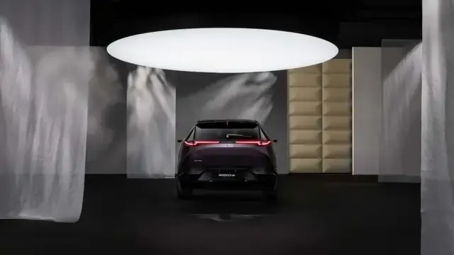 Mazda CX-6e