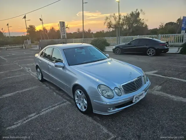 Mercedes-Benz E 240