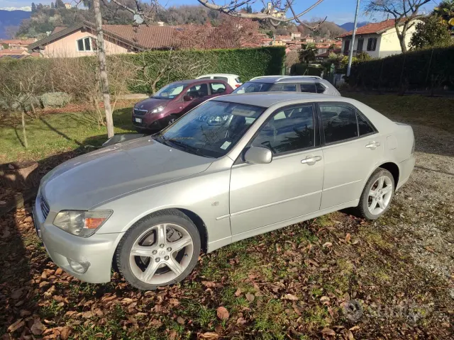 Lexus IS 1ª serie