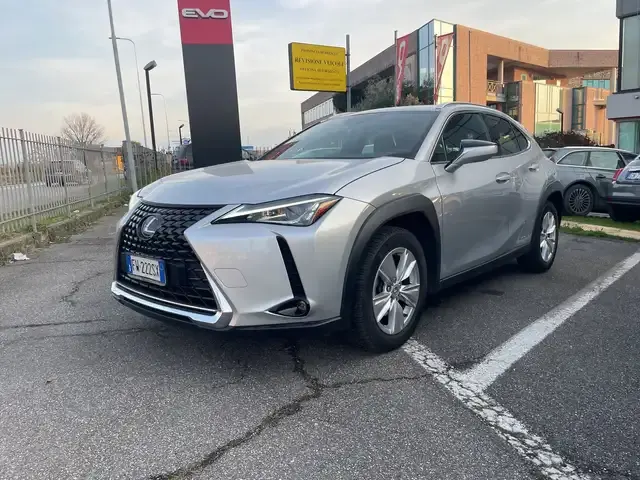Lexus UX 250h