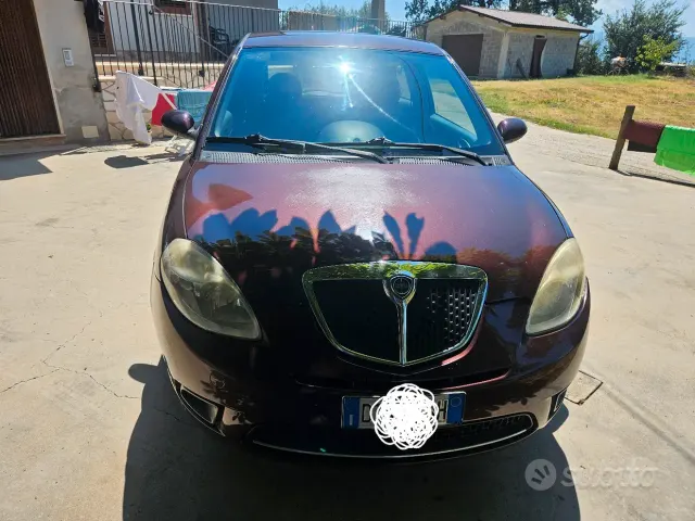 Lancia Y