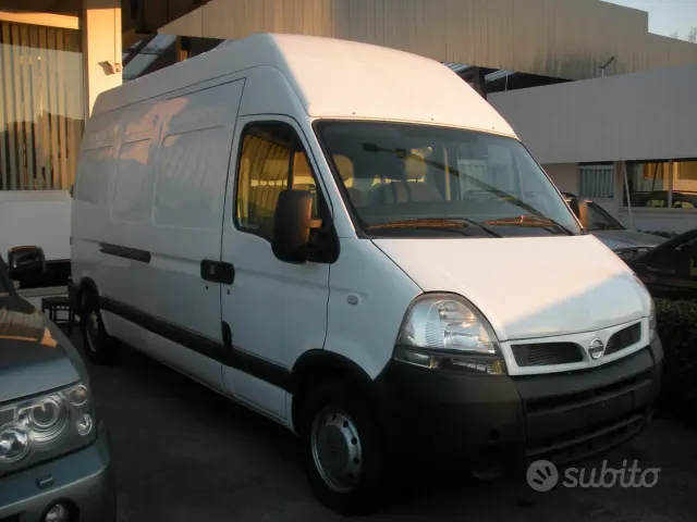 Nissan Interstar 1ª serie