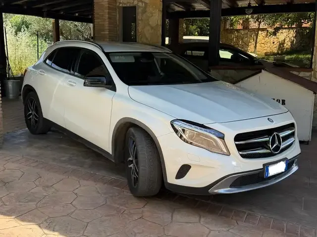 Mercedes-Benz GLA 200