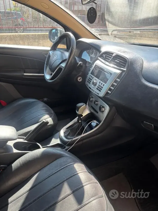 Lancia Delta (2008-2015)