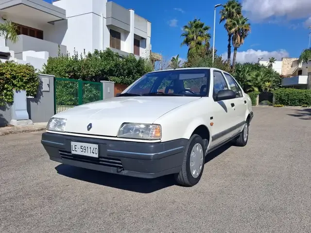 Renault R 19