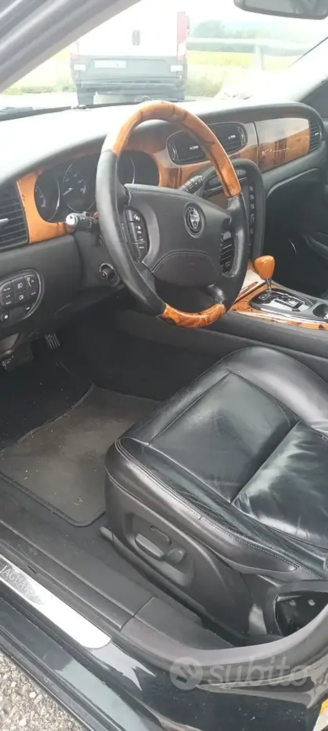 Jaguar XJ (X350-X358-X359)