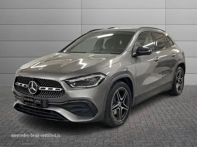 Mercedes-Benz GLA 200