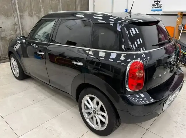 MINI One D Countryman