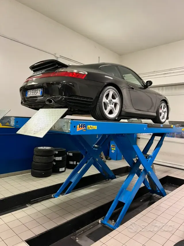 Porsche 911 (996)