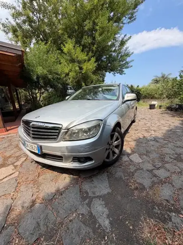 Mercedes-Benz C 220