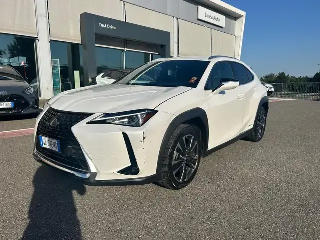 Lexus UX 250h