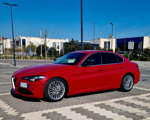 Alfa Romeo Giulia (2016)