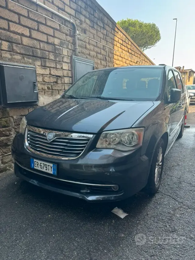 Lancia Voyager