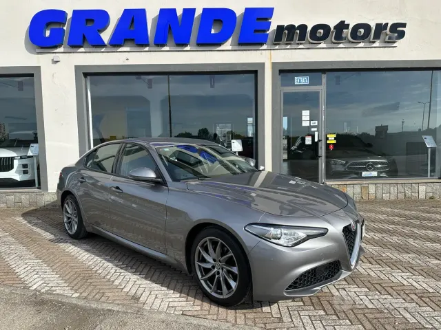Alfa Romeo Giulia (2016)