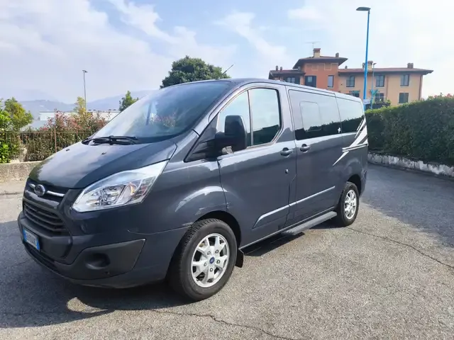 Ford Tourneo Custom