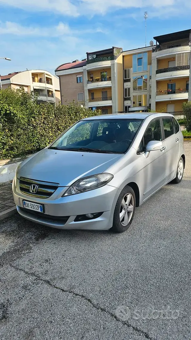 Honda FR-V