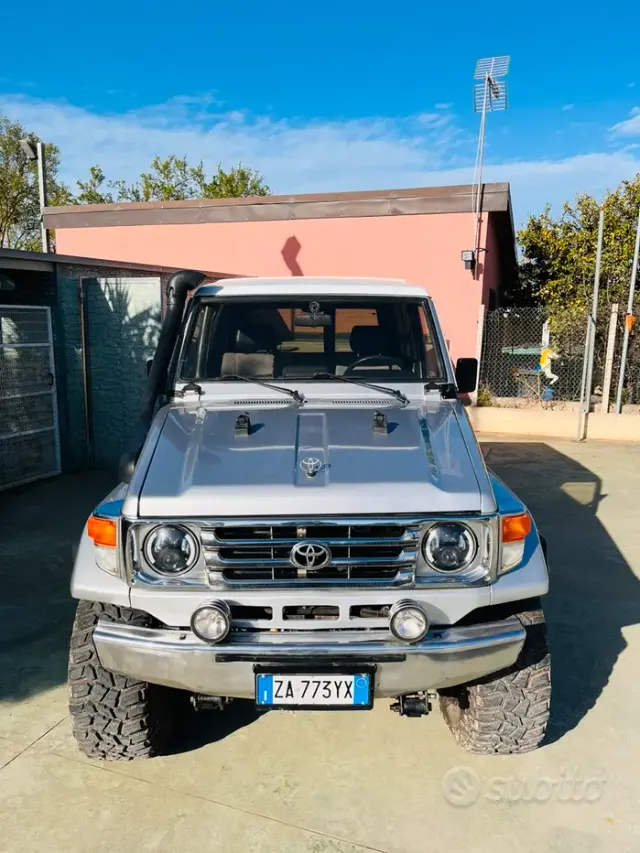 Toyota Land Cruiser