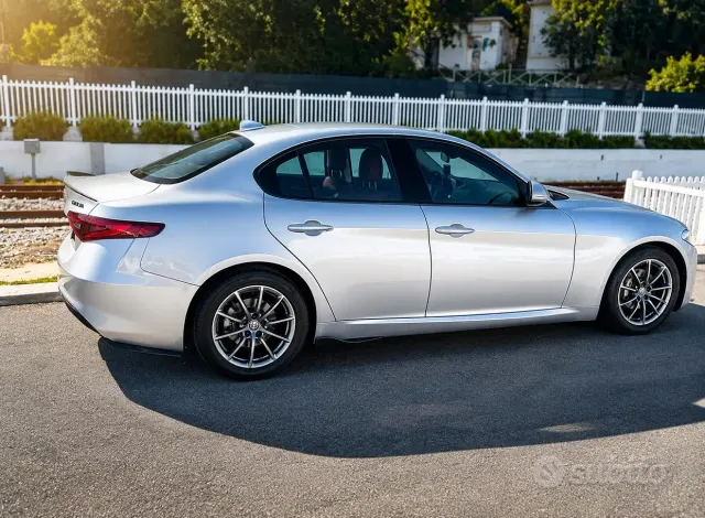 Alfa Romeo Giulia (2016)