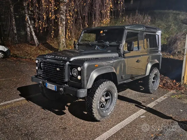 Land Rover Defender