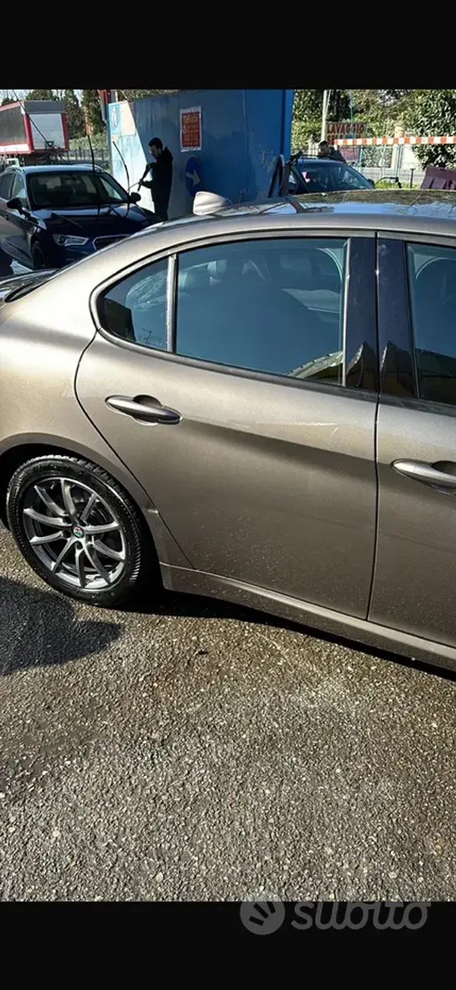 Alfa Romeo Giulia (2016)