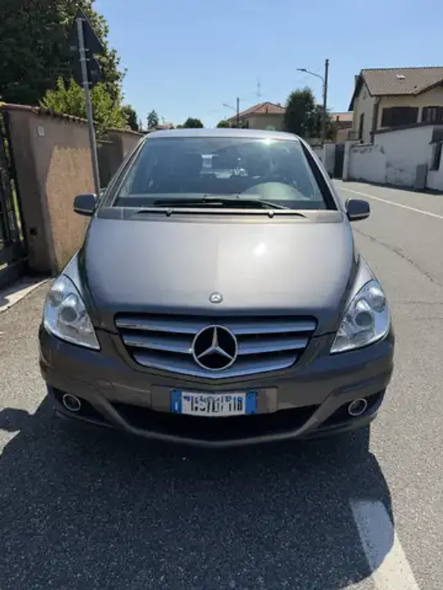 Mercedes-Benz B 160