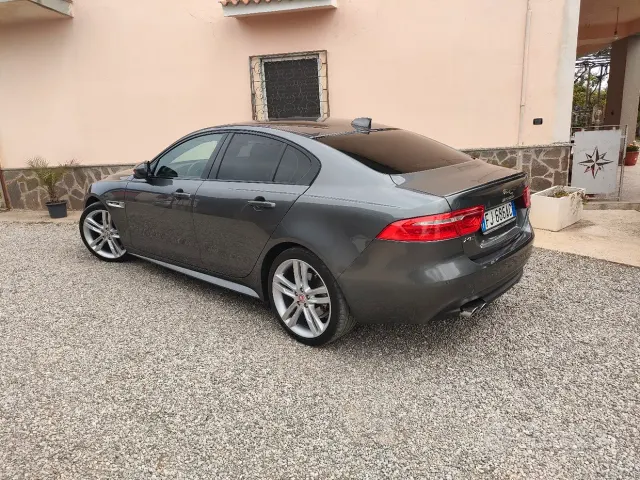 Jaguar XE (X760)