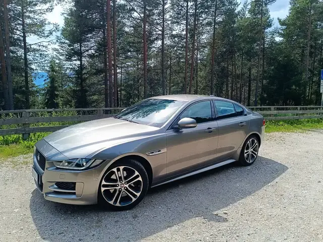 Jaguar XE