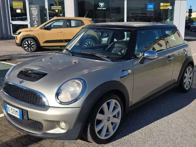 MINI Cooper Clubman