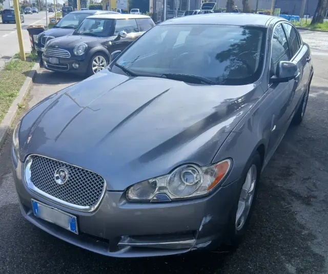 Jaguar XF