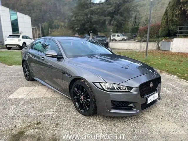 Jaguar XE (X760)