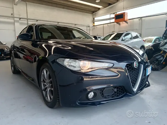 Alfa Romeo Giulia (2016)