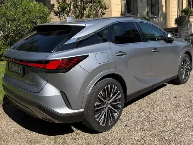 Lexus NX 450h+