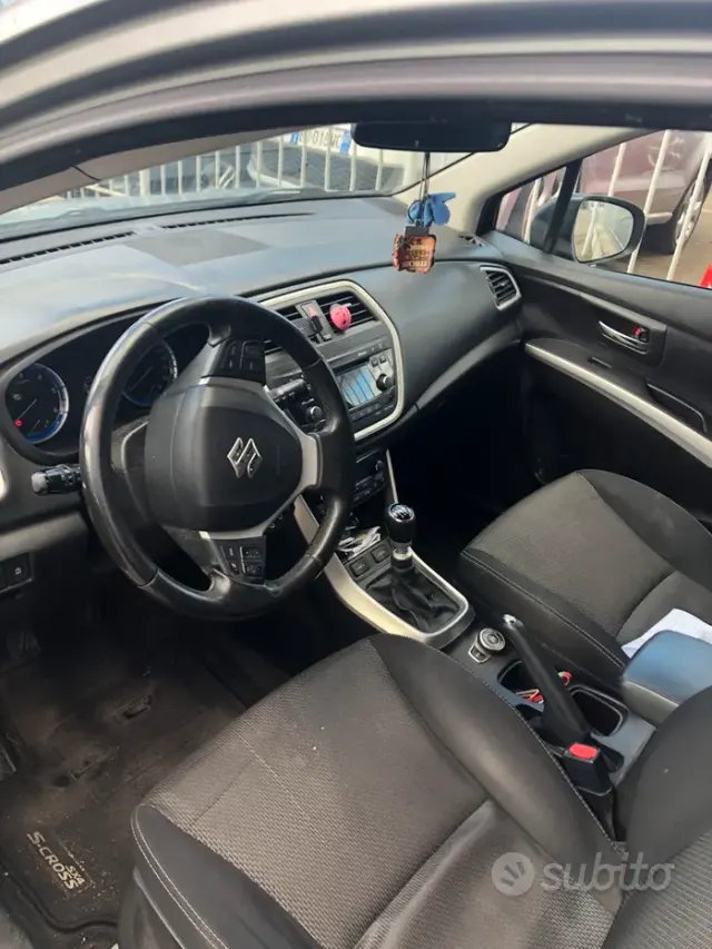 Suzuki S-Cross