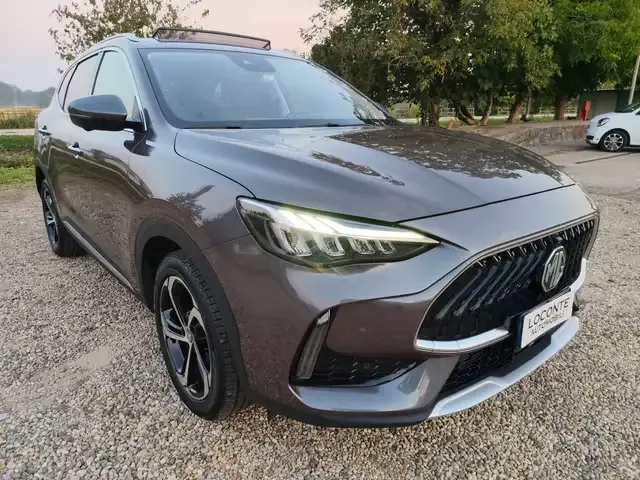 MG HS