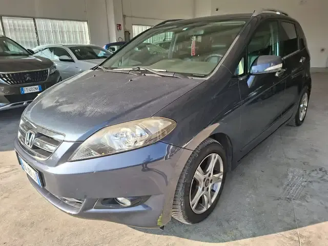 Honda FR-V