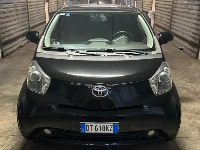 Toyota iQ
