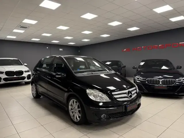 Mercedes-Benz B 200