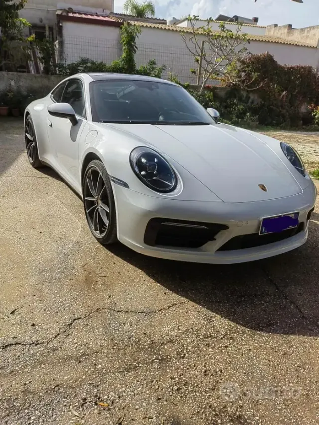 Porsche 911 (992)